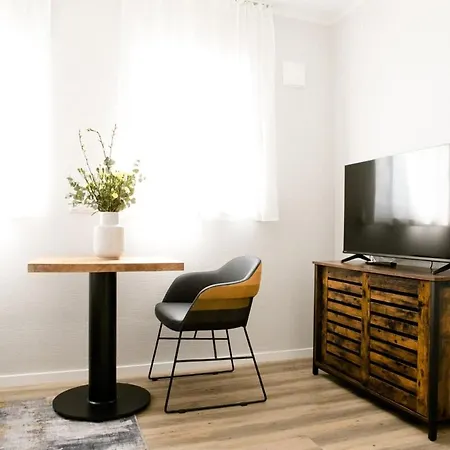 Bonquartier - Luxapt#5 Gemuetliches, Stilvolles Mit Self Check-in, Voll Ausgestatteter Kueche, Klimaanalage & Parkplatz סנט אוגוסטין