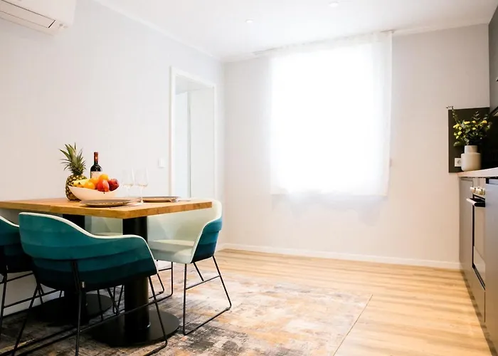 Appartamento Bonquartier - Luxapt#5 Gemuetliches, Stilvolles Mit Self Check-in, Voll Ausgestatteter Kueche, Klimaanalage & Parkplatz Sankt Augustin